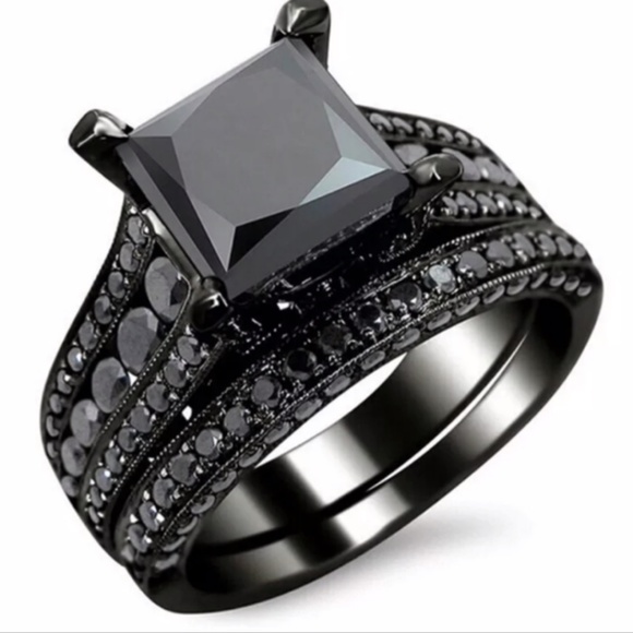 Jewelry - New Elegant 18k Gold Filled Black Diamond Ring